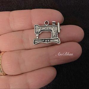 1 Sewing Machines Antique Silver Tone